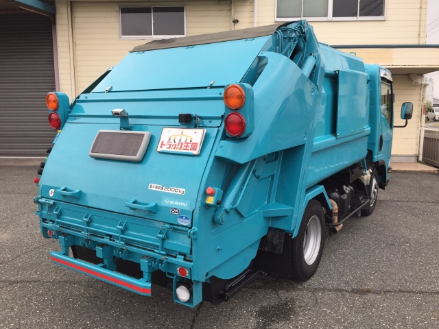 いすゞエルフパッカー車（塵芥車）小型（2t・3t）[写真02]