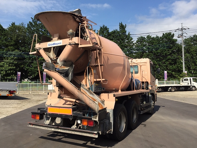 UDトラックスクオンミキサー車（コンクリートミキサー）大型（10t）[写真02]