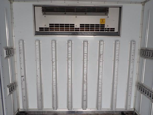 三菱ふそうキャンター冷凍車（冷蔵車）小型（2t・3t）[写真13]