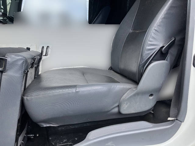 いすゞフォワードクレーン4段中型（4t）[写真31]