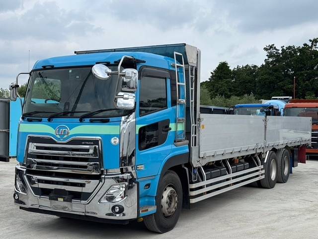 UDトラックスクオンアルミブロック大型（10t）[写真01]