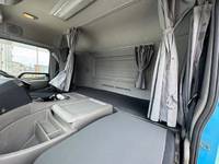 UDトラックスクオンアルミブロック大型（10t）[写真12]