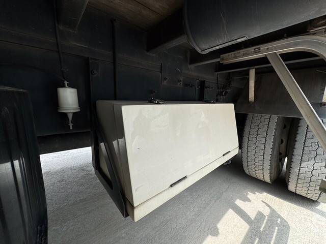 UDトラックスクオンアルミブロック大型（10t）[写真17]