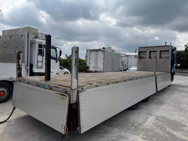 UDトラックスクオンアルミブロック大型（10t）[写真04]