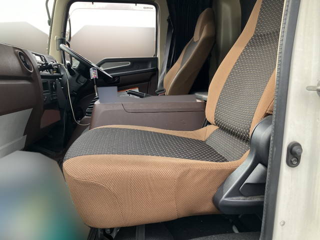 日野レンジャー冷凍車（冷蔵車）中型（4t）[写真23]