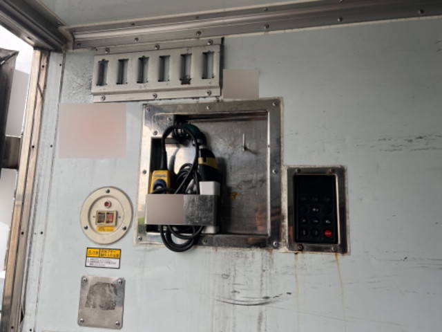 日野レンジャー冷凍車（冷蔵車）中型（4t）[写真09]