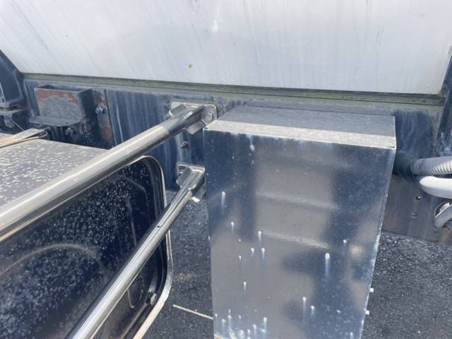 日野プロフィアタンク車（タンクローリー）大型（10t）[写真14]