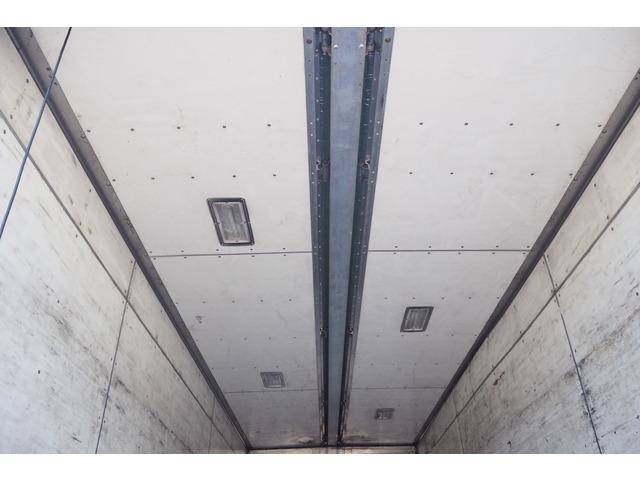 いすゞフォワード冷蔵冷凍ウイング中型（4t）[写真17]