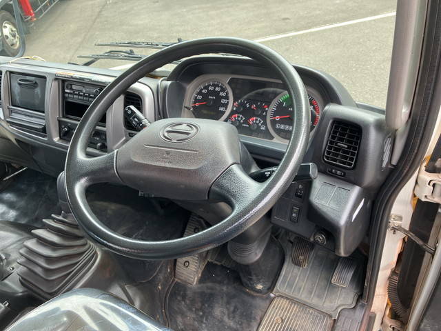 日野レンジャークレーン4段中型（4t）[写真34]