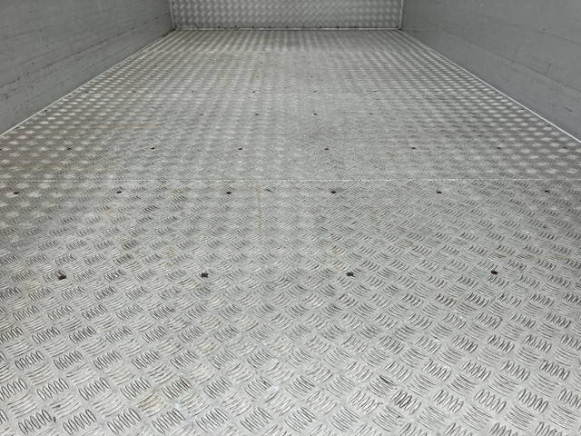 三菱ふそうキャンターアルミブロック小型（2t・3t）[写真15]