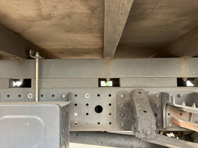 三菱ふそうキャンターアルミブロック小型（2t・3t）[写真22]