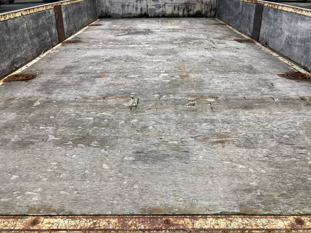 三菱ふそうキャンター平ボディ小型（2t・3t）[写真12]