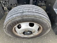 三菱ふそうキャンター平ボディ小型（2t・3t）[写真16]