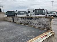 三菱ふそうキャンター平ボディ小型（2t・3t）[写真14]