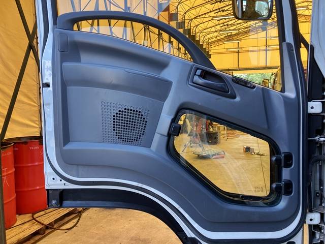 いすゞフォワードクレーン4段中型（4t）[写真30]