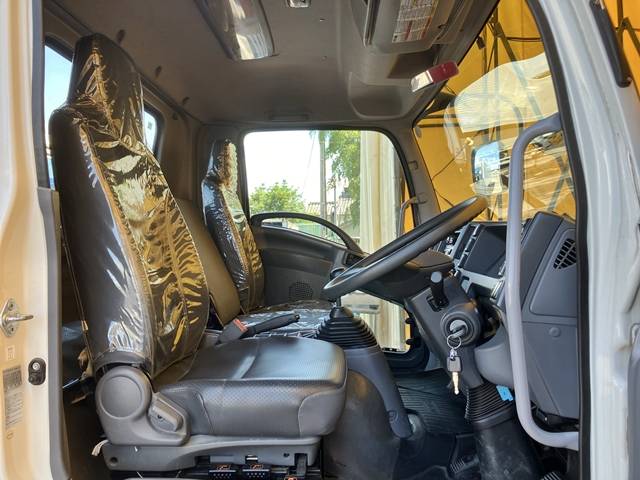 いすゞフォワードクレーン4段中型（4t）[写真36]