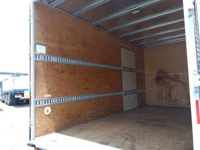 いすゞエルフアルミバン小型（2t・3t）[写真12]