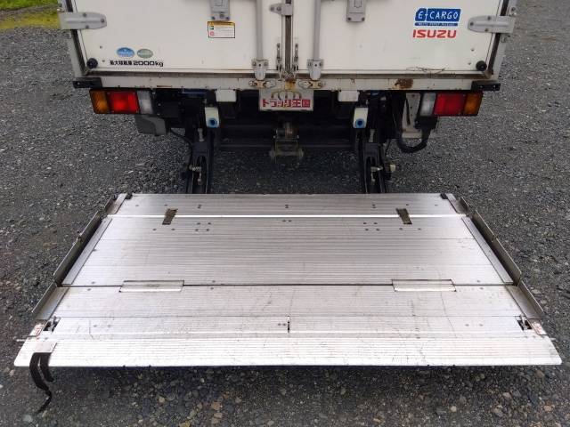 いすゞエルフアルミバン小型（2t・3t）[写真15]
