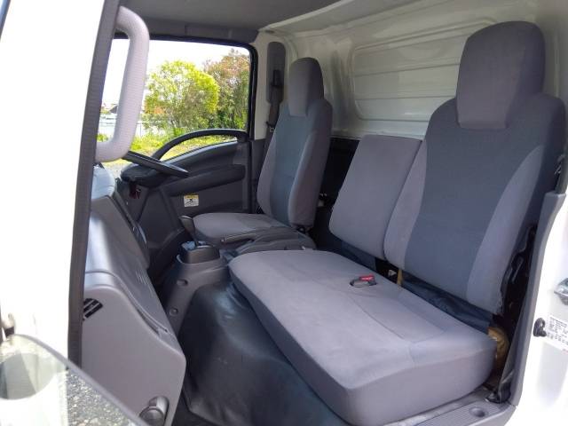 いすゞエルフアルミバン小型（2t・3t）[写真30]