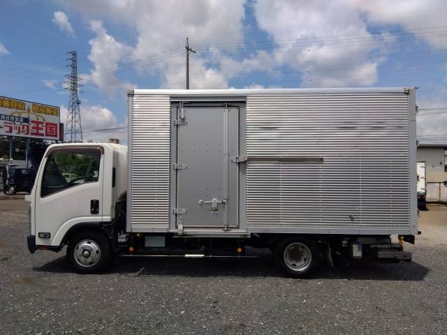 いすゞエルフアルミバン小型（2t・3t）[写真05]