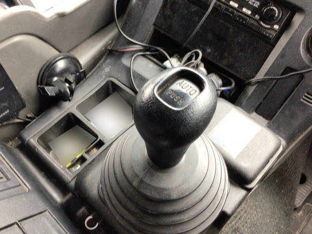 いすゞギガアルミウイング大型（10t）[写真22]