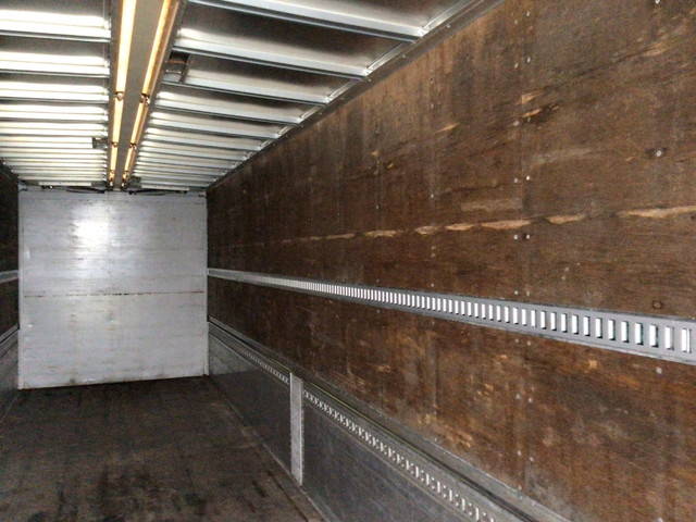 いすゞギガアルミウイング大型（10t）[写真09]