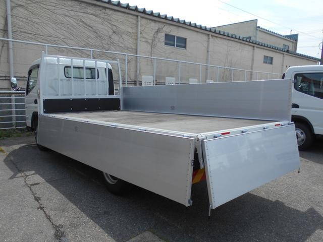 三菱ふそうキャンターアルミブロック小型（2t・3t）[写真17]