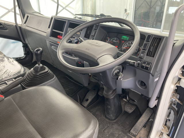 いすゞフォワードクレーン4段中型（4t）[写真34]