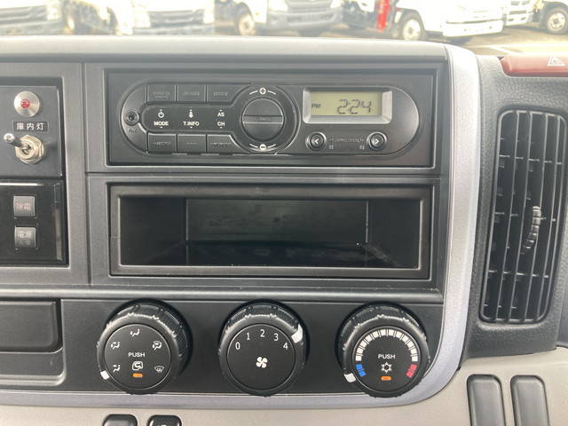 三菱ふそうキャンター冷凍車（冷蔵車）小型（2t・3t）[写真38]