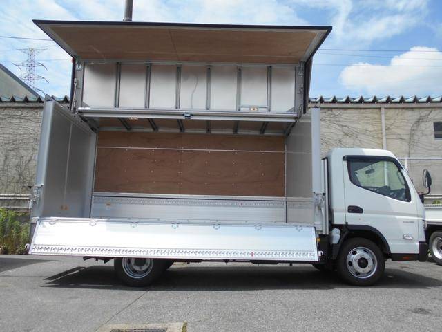三菱ふそうキャンターアルミウイング小型（2t・3t）[写真09]