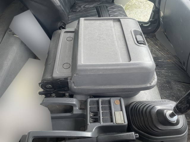 いすゞフォワード深ダンプ（土砂禁ダンプ）中型（4t）[写真31]