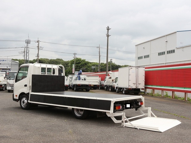 日野デュトロ平ボディ小型（2t・3t）[写真09]