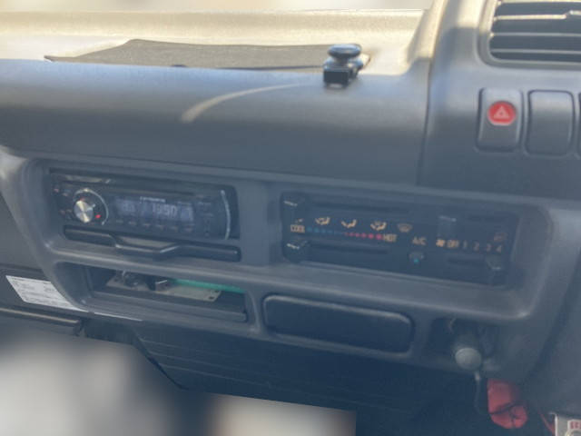 いすゞエルフ平ボディ小型（2t・3t）[写真23]