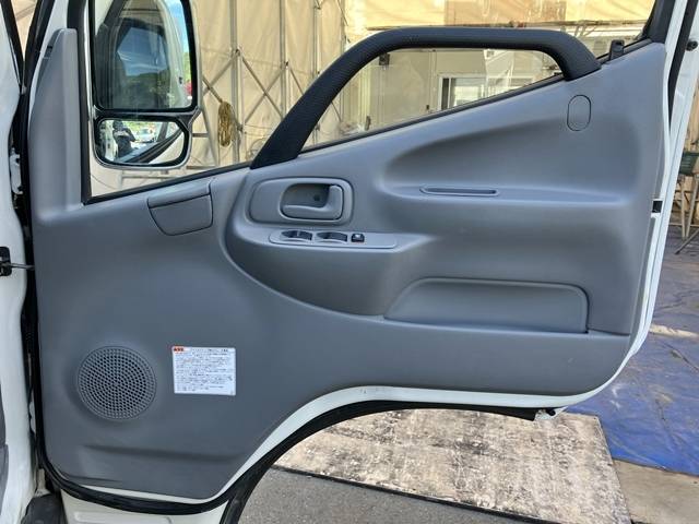 日野デュトロ平ボディ小型（2t・3t）[写真25]