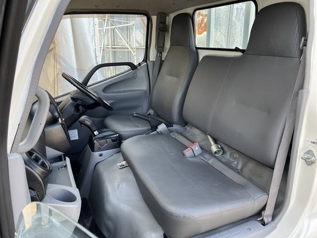 日野デュトロ平ボディ小型（2t・3t）[写真27]