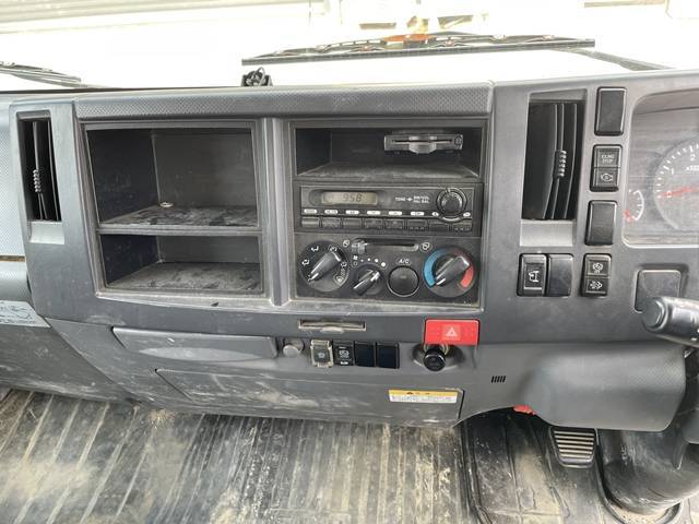 いすゞエルフクレーン4段小型（2t・3t）[写真36]