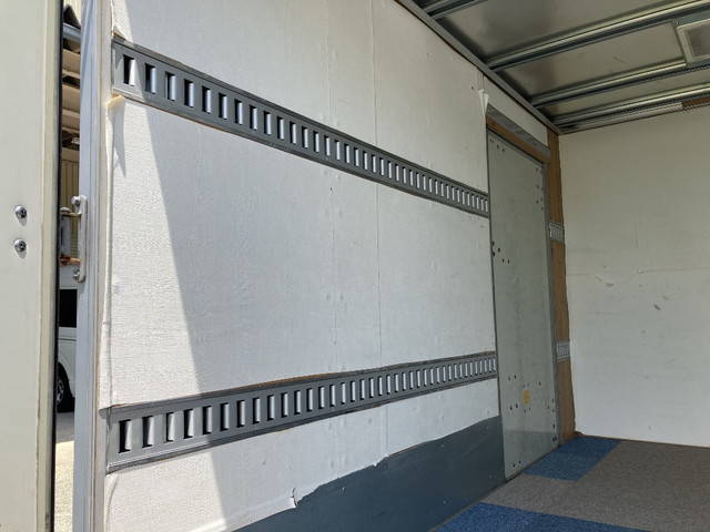 三菱キャンターアルミバン小型（2t・3t）[写真08]