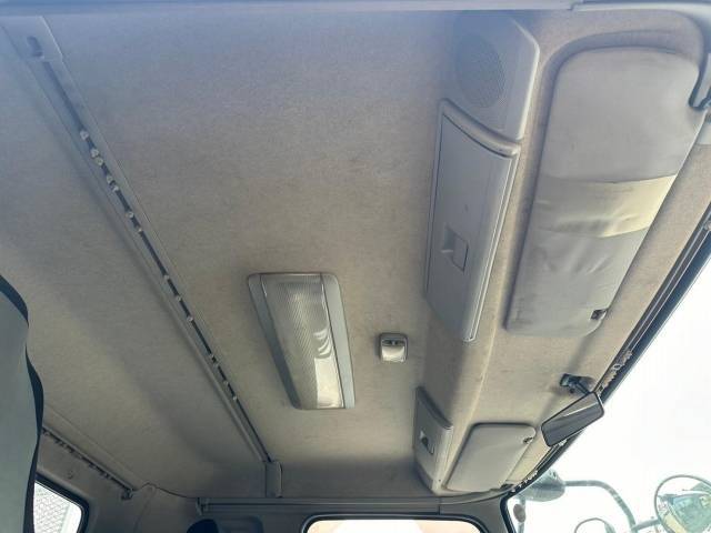 UDトラックスコンドルクレーン4段増トン（6t・8t）[写真30]