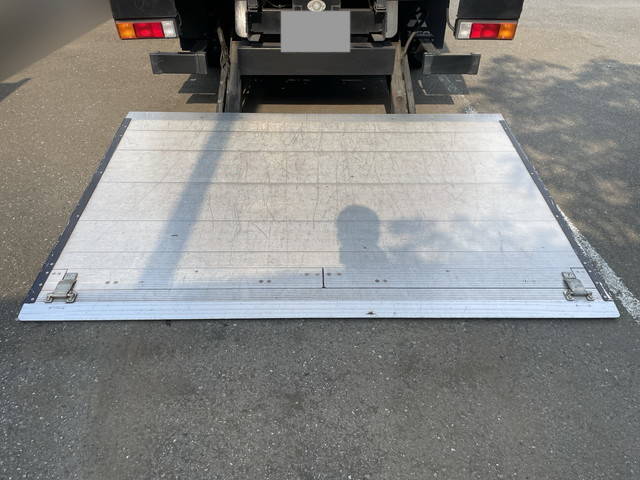 三菱ふそうキャンターアルミバン小型（2t・3t）[写真11]