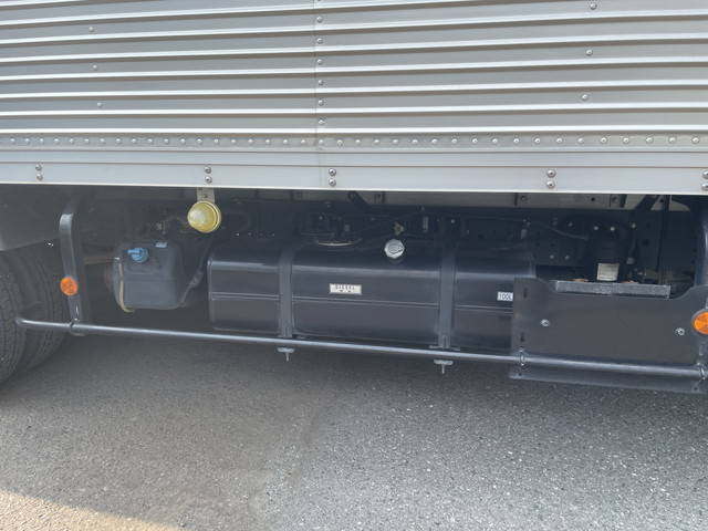 三菱ふそうキャンターアルミバン小型（2t・3t）[写真19]