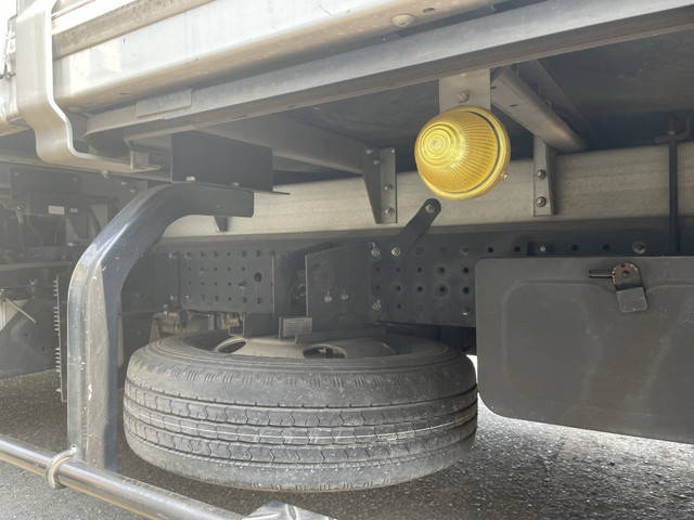 三菱ふそうキャンターアルミバン小型（2t・3t）[写真20]