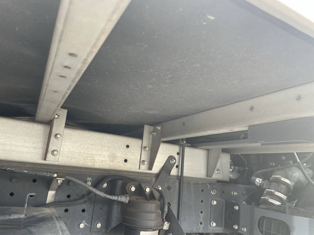 三菱ふそうキャンターアルミバン小型（2t・3t）[写真22]