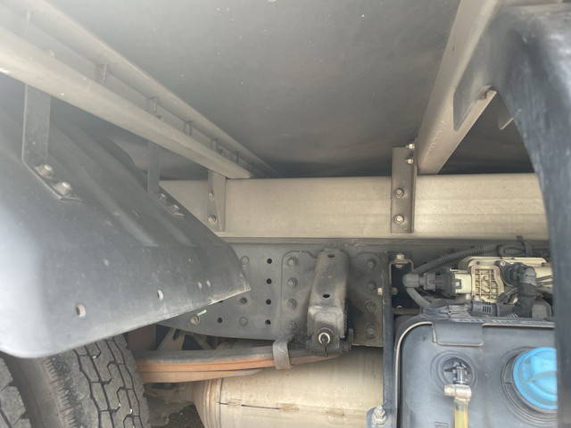 三菱ふそうキャンターアルミバン小型（2t・3t）[写真23]