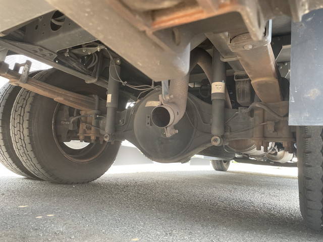 三菱ふそうキャンターアルミバン小型（2t・3t）[写真24]