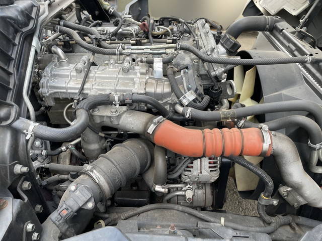 三菱ふそうキャンターアルミバン小型（2t・3t）[写真26]