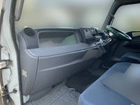 三菱ふそうキャンターアルミバン小型（2t・3t）[写真32]