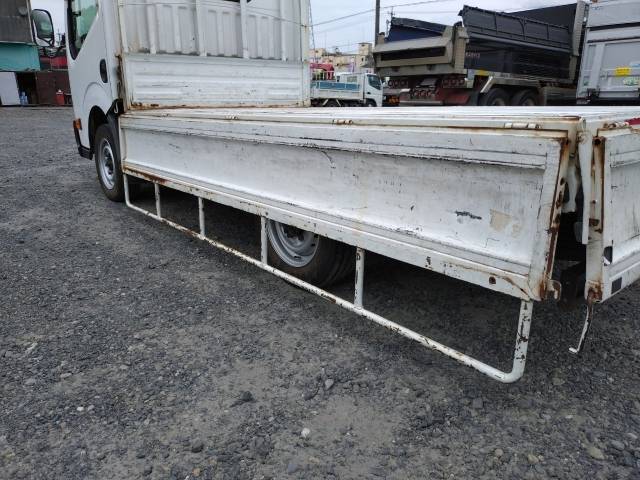 日産アトラス平ボディ小型（2t・3t）[写真13]