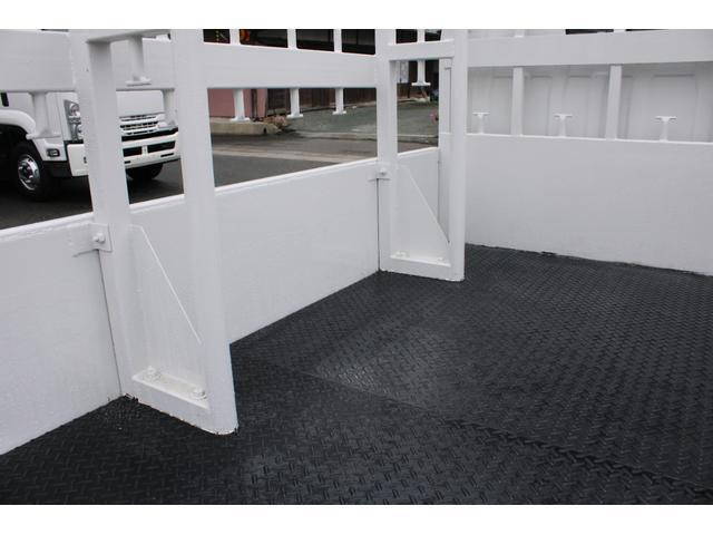 いすゞエルフ平ボディ小型（2t・3t）[写真15]