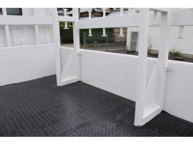 いすゞエルフ平ボディ小型（2t・3t）[写真17]