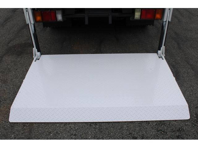 いすゞエルフ平ボディ小型（2t・3t）[写真18]